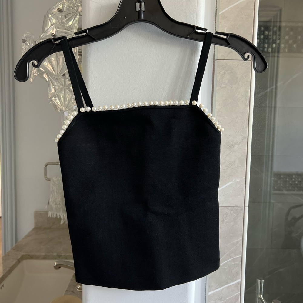 Alice + Olivia Drina Faux Pearl Cropped Rib Tank - Picture 6 of 11
